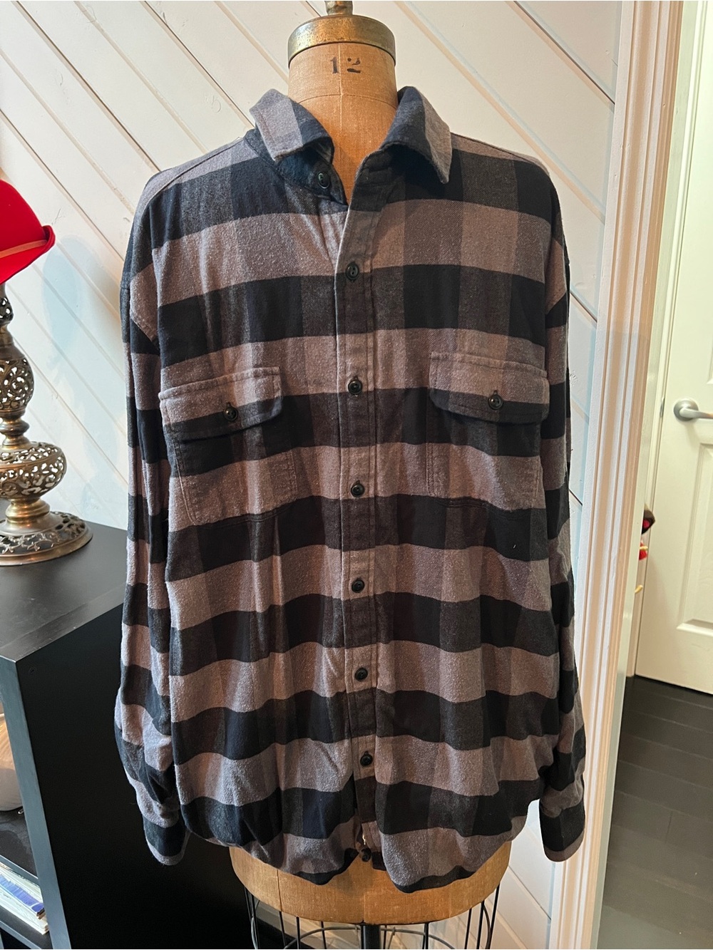 Vineyard Vines Black and Gray Plaid Button-Down Shirt/Shacket XL Flannel